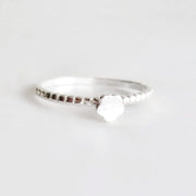 Feiner Silberring mit kleiner Blume Ringe KOOMPLIMENTS