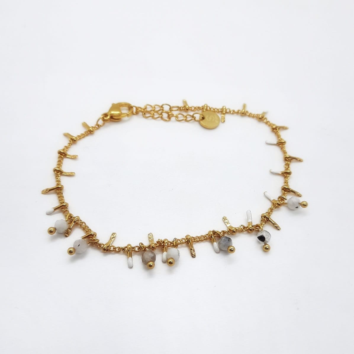 Feines Armband mit Charms und Perlen - AYLA Armband KOOMPLIMENTS
