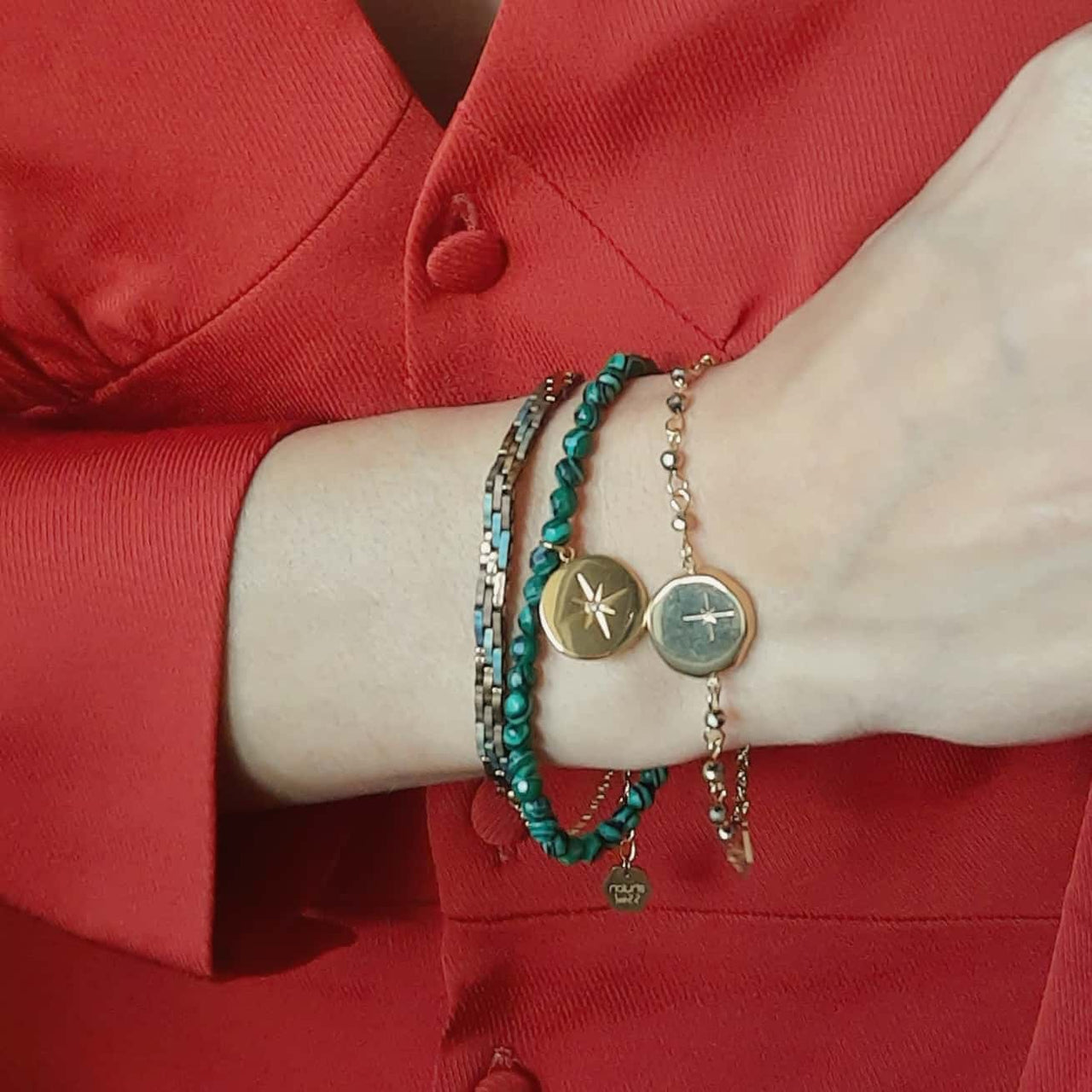 Feines Armband mit natürlichem Malachit-Stein Armband KOOMPLIMENTS