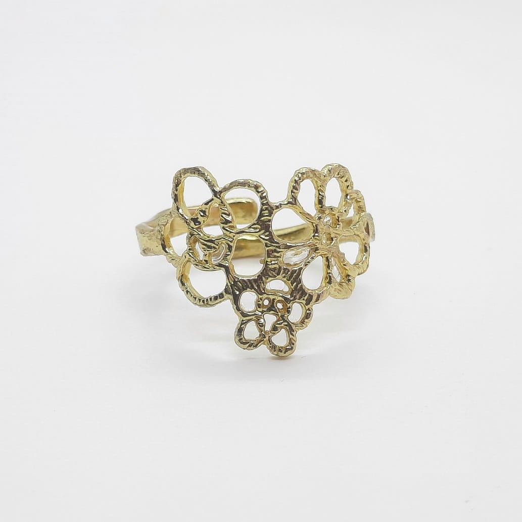 Filigraner Ring mit Blumenkranz - LIANA Ringe KOOMPLIMENTS