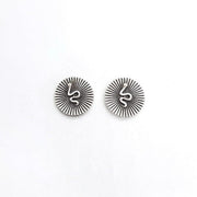 Flache runde Ohrringe - Mini Schlange Ohrstecker KOOMPLIMENTS
