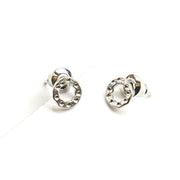 Gehämmerte Mini-Kreis-Ohrstecker - Simple Circle Ohrstecker KOOMPLIMENTS