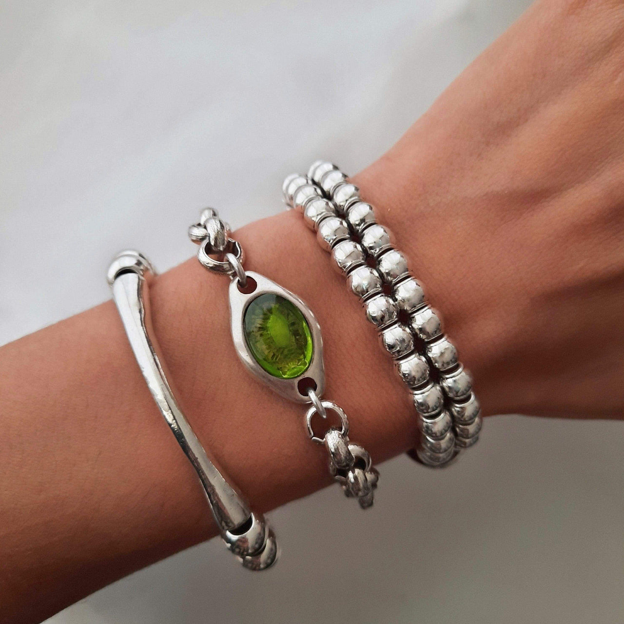 Glieder Armband mit grünem Stein  - Pistaziengrün Armband KOOMPLIMENTS