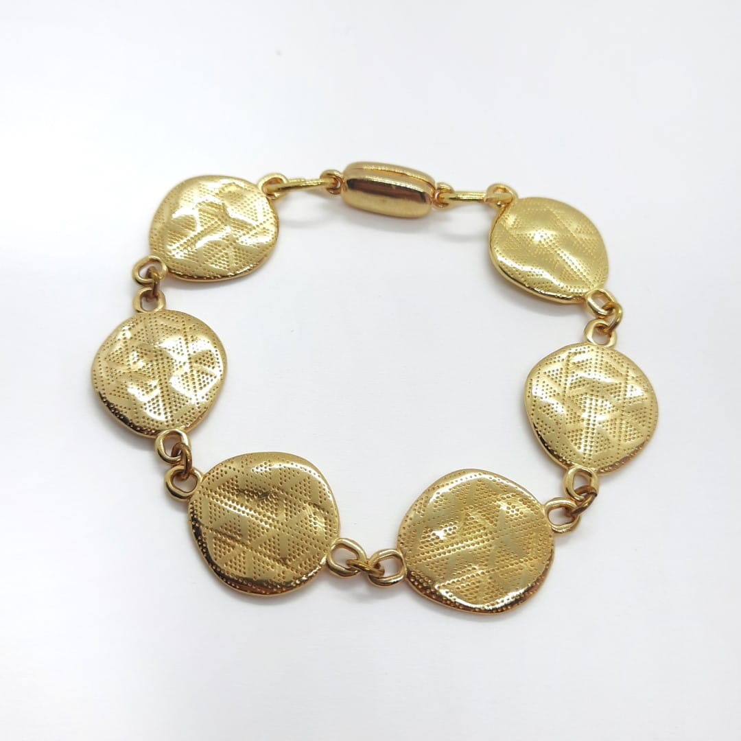 Gold Armband mit flachen runden Perlen - MILOS Armband KOOMPLIMENTS