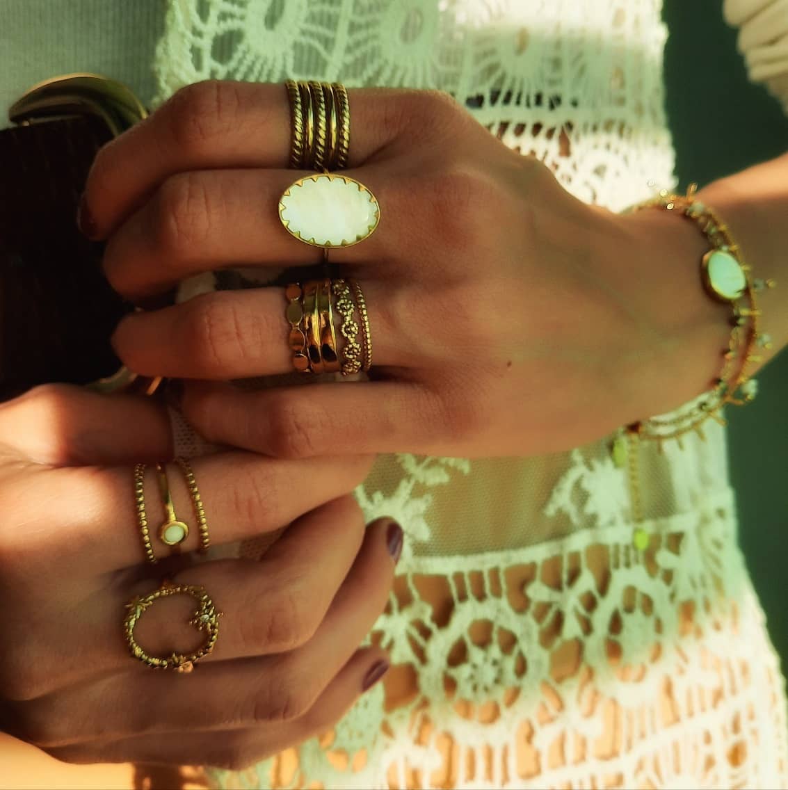 Gold Edelstahlring mit Perlmutt - Elisa Ringe KOOMPLIMENTS
