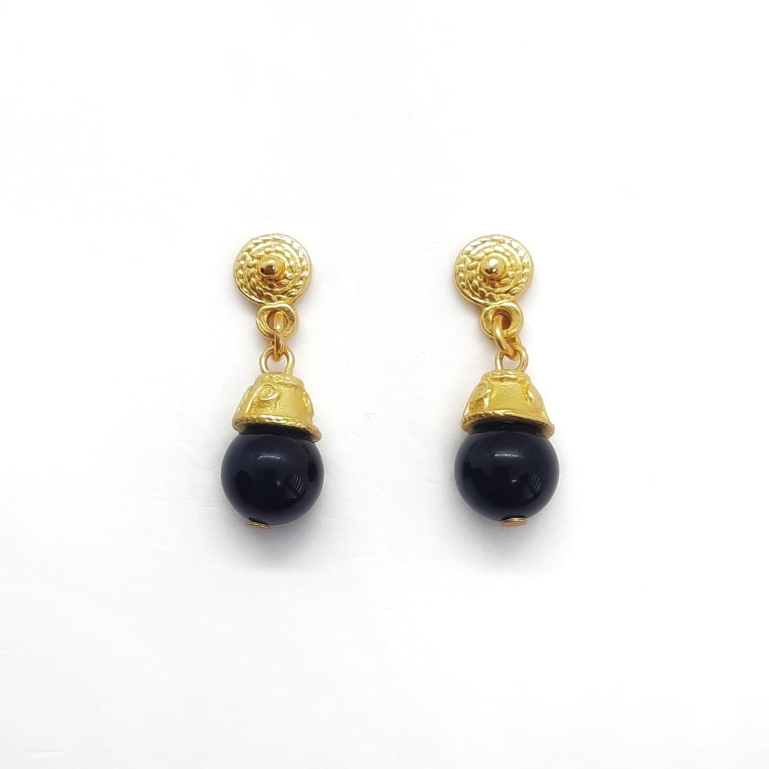 Gold ethnische Ohrringe mit Schwarze Steine - Onyx Ohrringe KOOMPLIMENTS 
