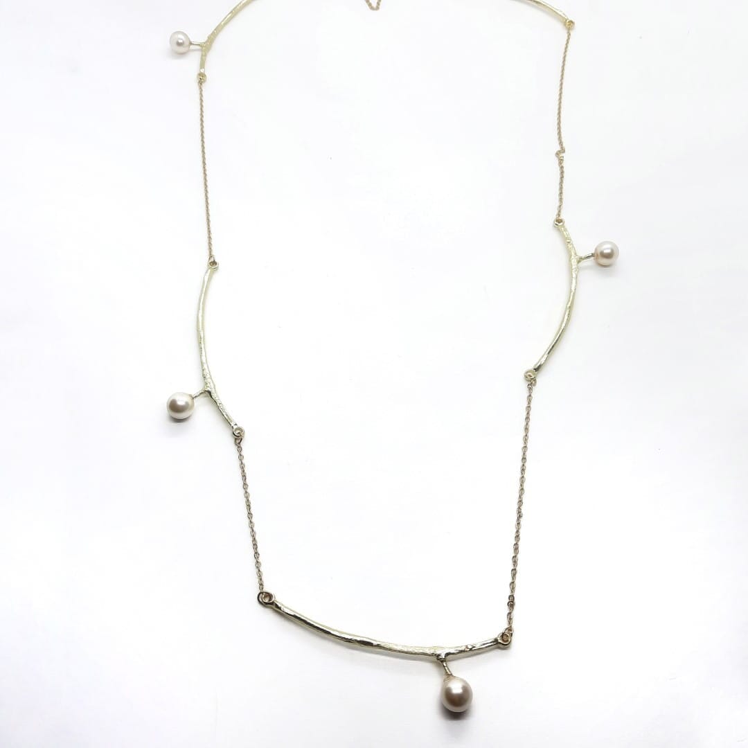 Gold Halskette mit Perlen - Long Tale Halsketten KOOMPLIMENTS