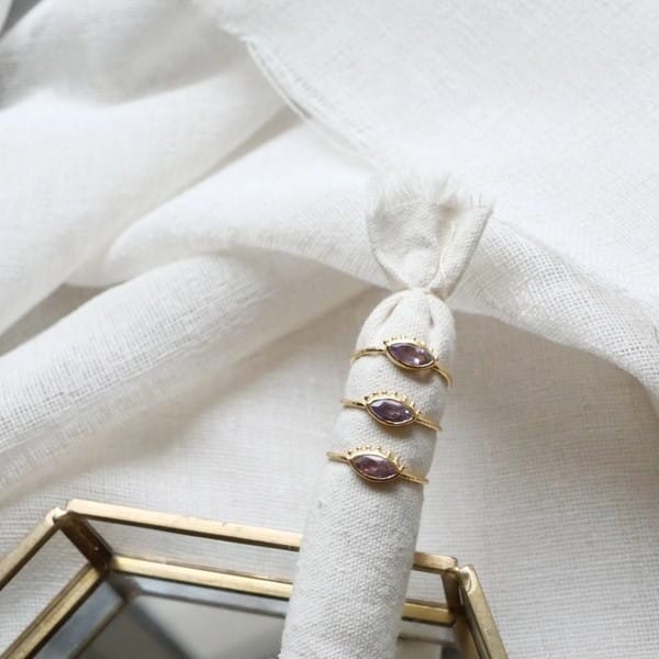 Gold Ring mit violetten Amethyst Stein | IRIS Ringe KOOMPLIMENTS