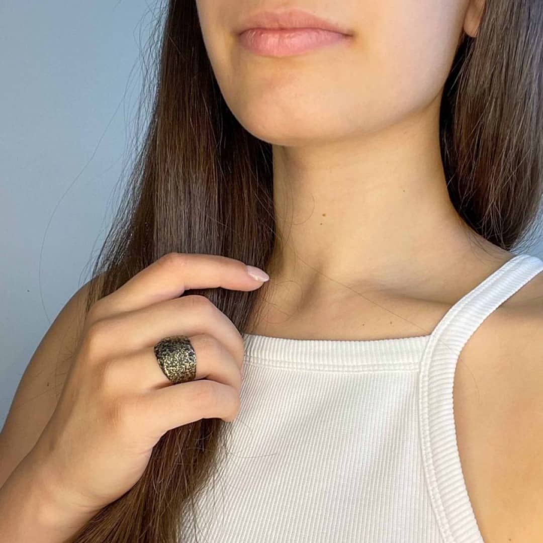 Grosser Gold Ring - Kissen Ringe KOOMPLIMENTS