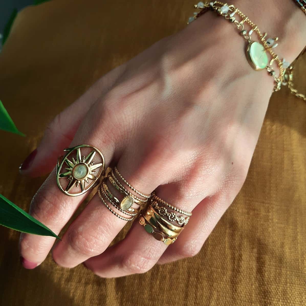 Großer ovaler Ring mit Naturstein - Elaia Ringe KOOMPLIMENTS