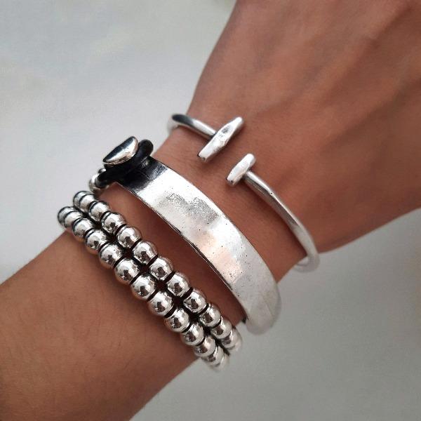 Halbstarres Armband aus schwarzem Leder - Ariadne Armband KOOMPLIMENTS
