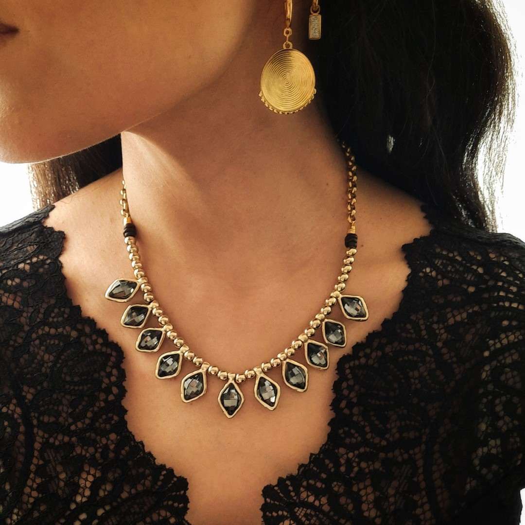 Halskette mit goldenen Perlen und Swarovski-Rauten Halsketten KOOMPLIMENTS