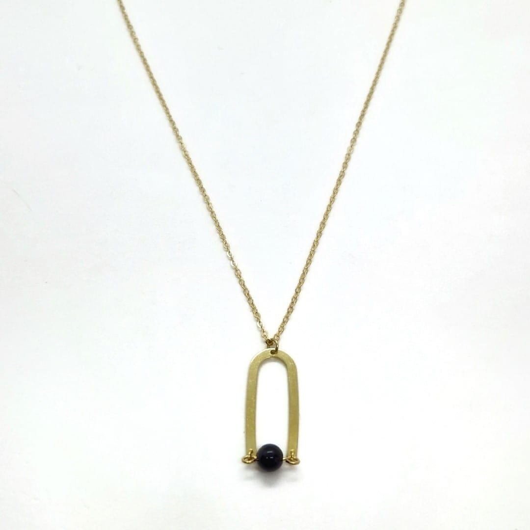 Halskette mit U Anhänger und schwarzem Onyx Halsketten KOOMPLIMENTS