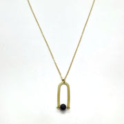 Halskette mit U Anhänger und schwarzem Onyx Halsketten KOOMPLIMENTS
