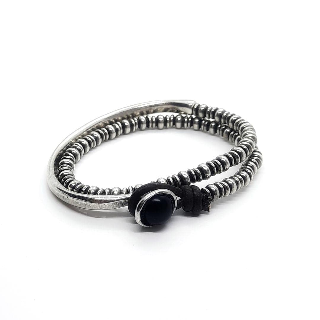 Handgemachtes Lederarmband Silber und Perlen - RIO Armband KOOMPLIMENTS