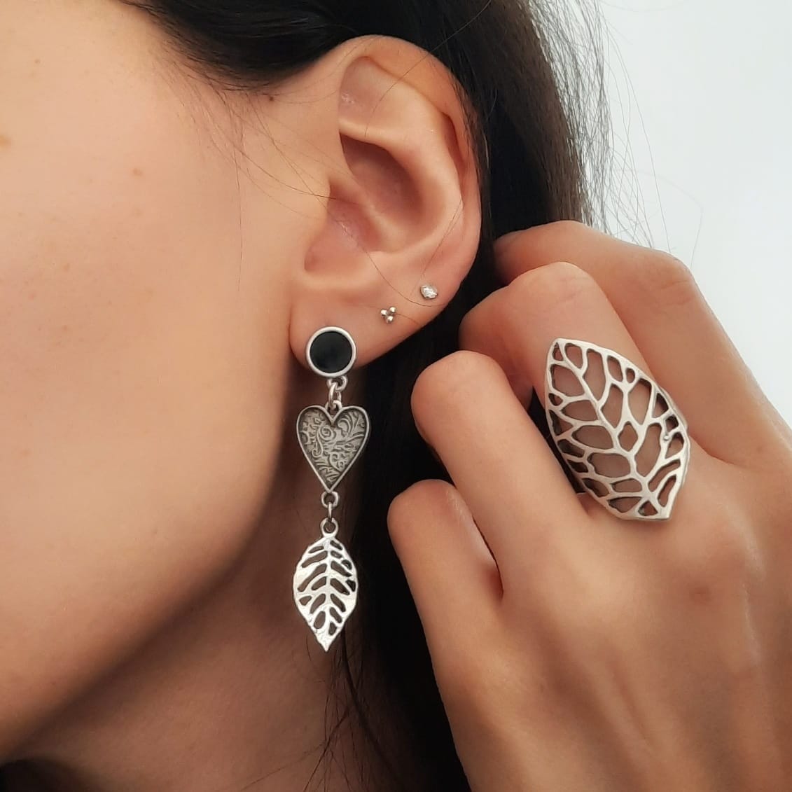 Herz mit Blatt Silber Ohrringe - heart with leaf Ohrringe KOOMPLIMENTS