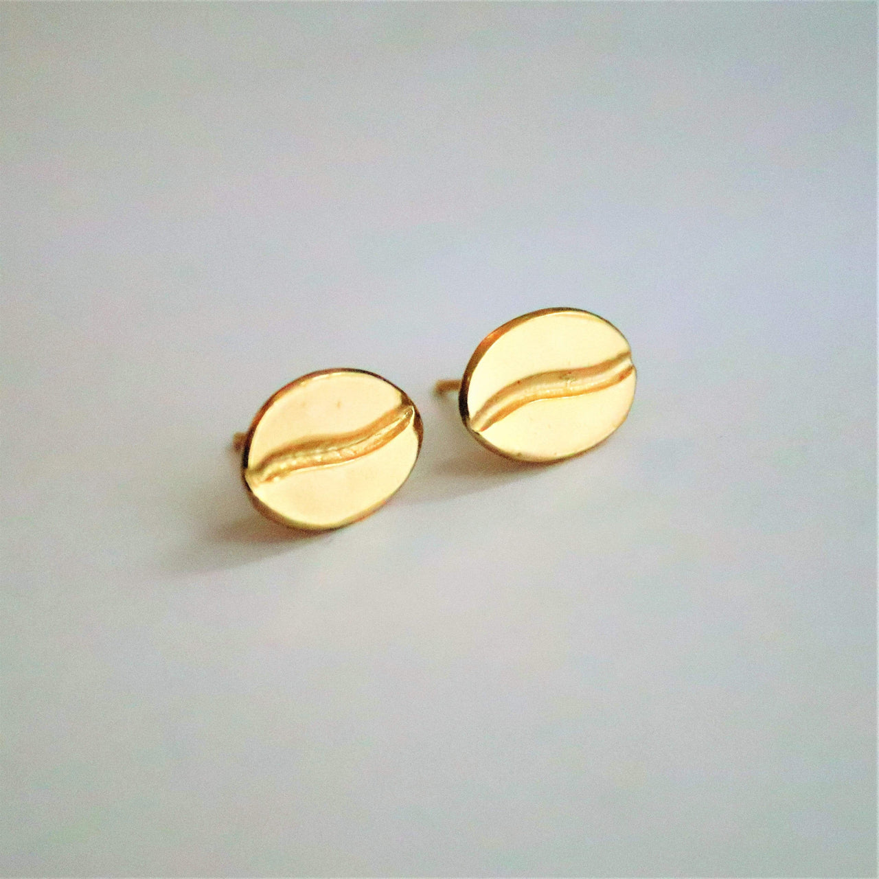 Kaffeebohne Ohrstecker Gold - Grano de café Ohrstecker KOOMPLIMENTS