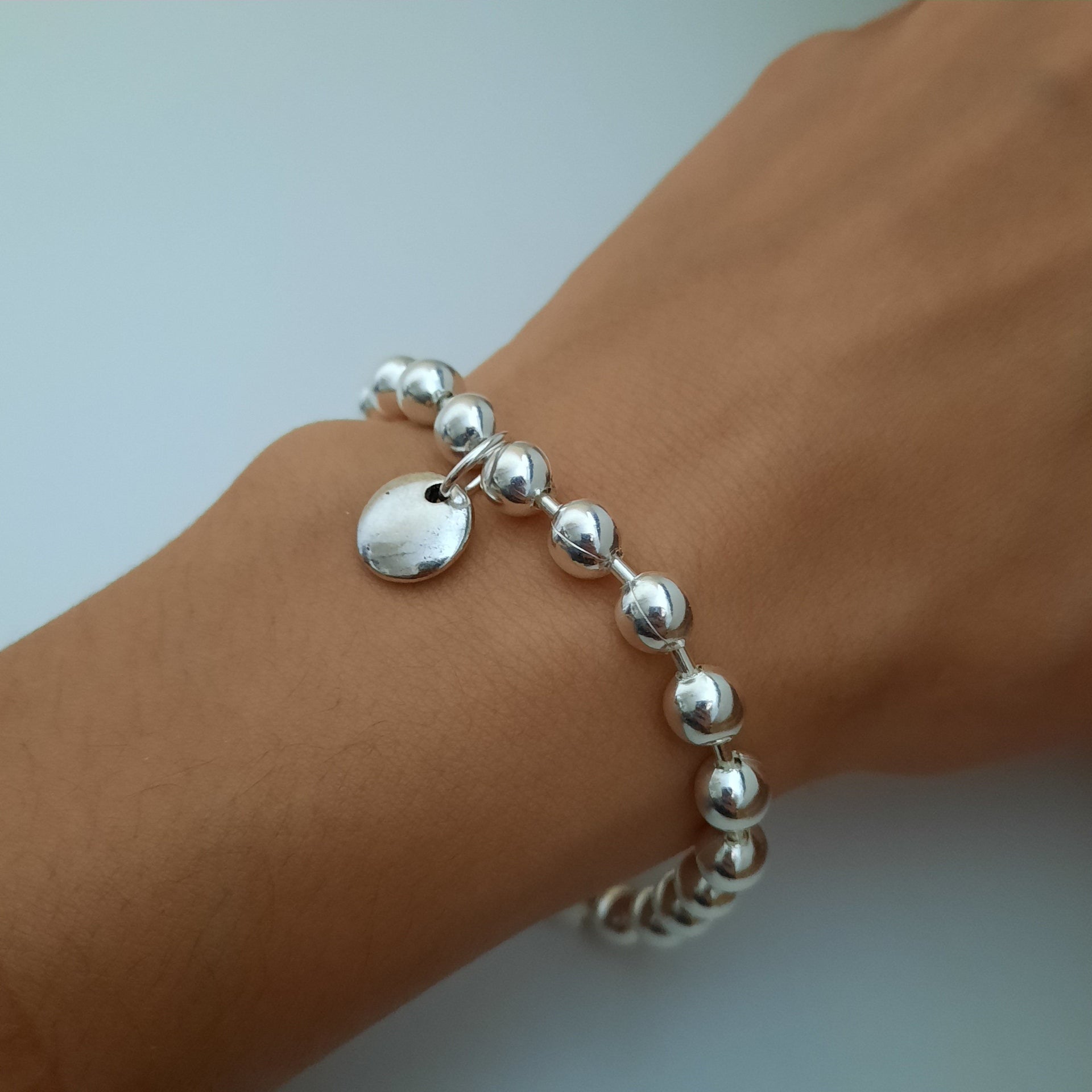 Klassisches Silber Armband grösseren runden Perlen - Armanda Grande Armband KOOMPLIMENTS