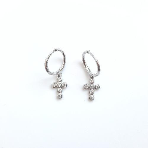 Kleine Ohrringe aus Silber mit Kreuz Ohrringe KOOMPLIMENTS