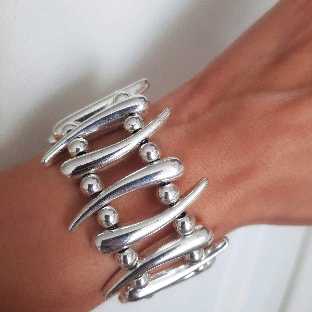 Kugelperlen Lederarmband mit Horn - Cuerno Armband KOOMPLIMENTS