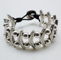 Kugelperlen Lederarmband - Pfeile Armband KOOMPLIMENTS