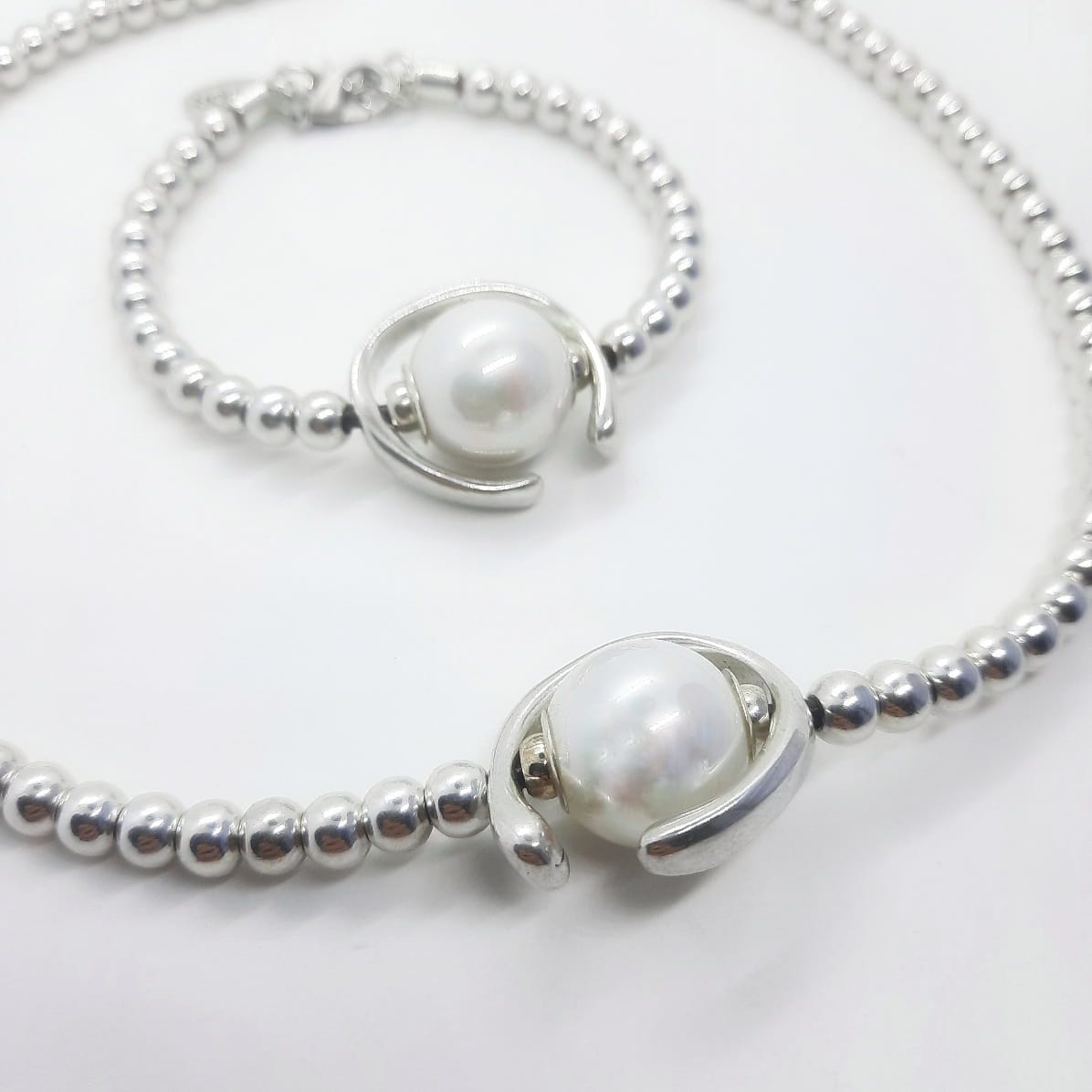Kurze Halskette mit weisser Perle - Amor Halsketten KOOMPLIMENTS