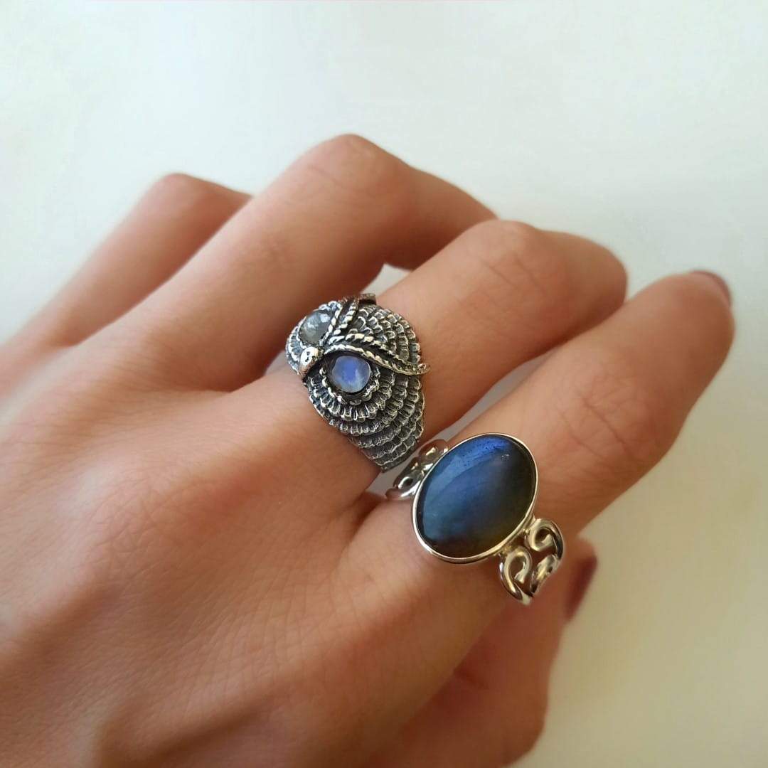 Labradorit Ring aus Silber - IRISIEREN Ringe KOOMPLIMENTS
