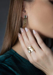 Lange Gold Ohrringe mit Swarovski-Stein - Thin Pina Ohrringe KOOMPLIMENTS