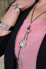 Lange Halskette mit minimalistischem Schmetterling - Butterfly Halskette KOOMPLIMENTS