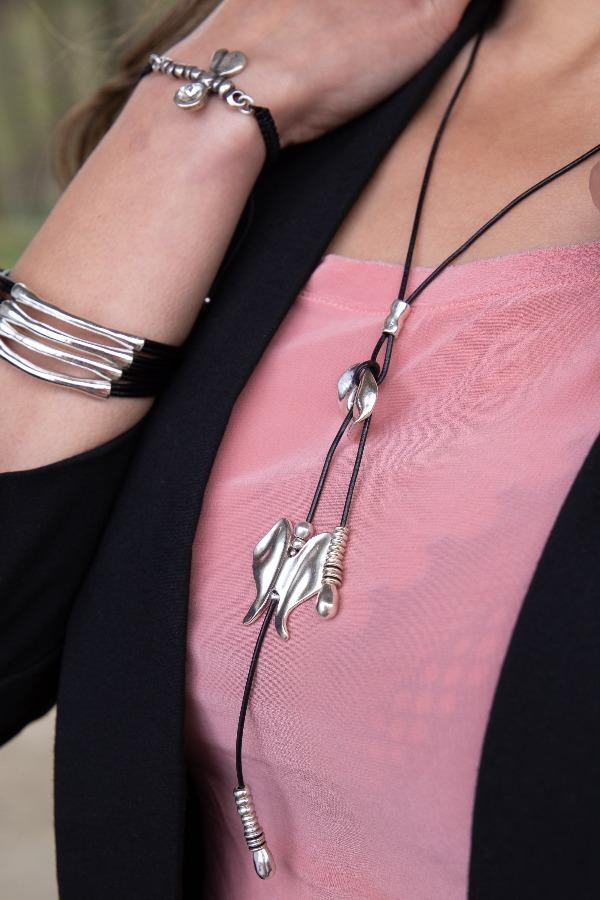 Lange Halskette mit minimalistischem Schmetterling - Butterfly Halsketten KOOMPLIMENTS