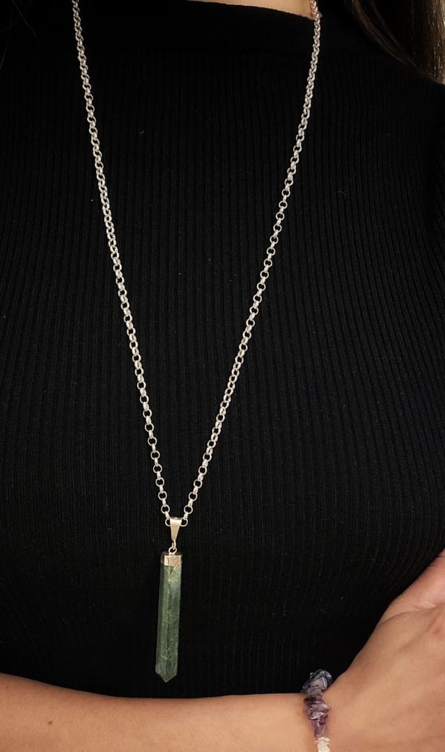 Lange Kette mit Nephrit-Jade-Anhänger Halsketten KOOMPLIMENTS 