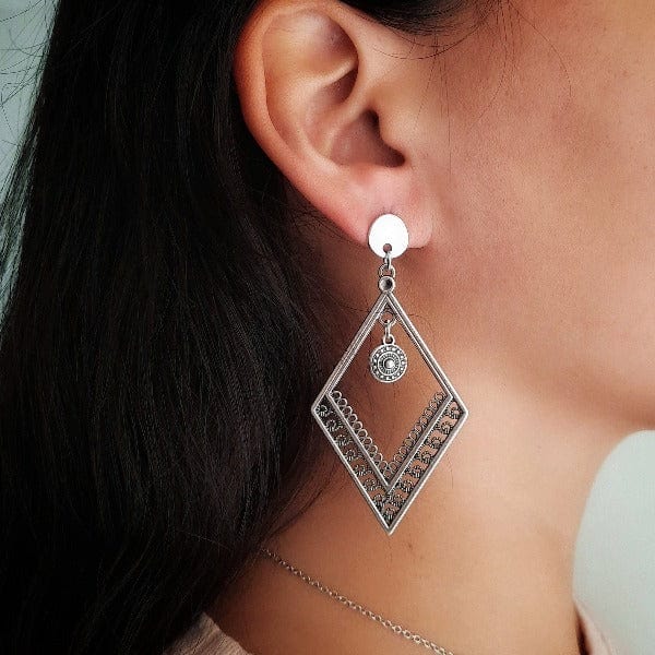 Lange Rautenohrringe Silber - Traditionelles Boho Ohrringe KOOMPLIMENTS