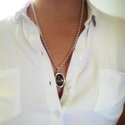 Lange Silberkette mit rundem Steinanhänger - IMMENSITY Halsketten KOOMPLIMENTS 