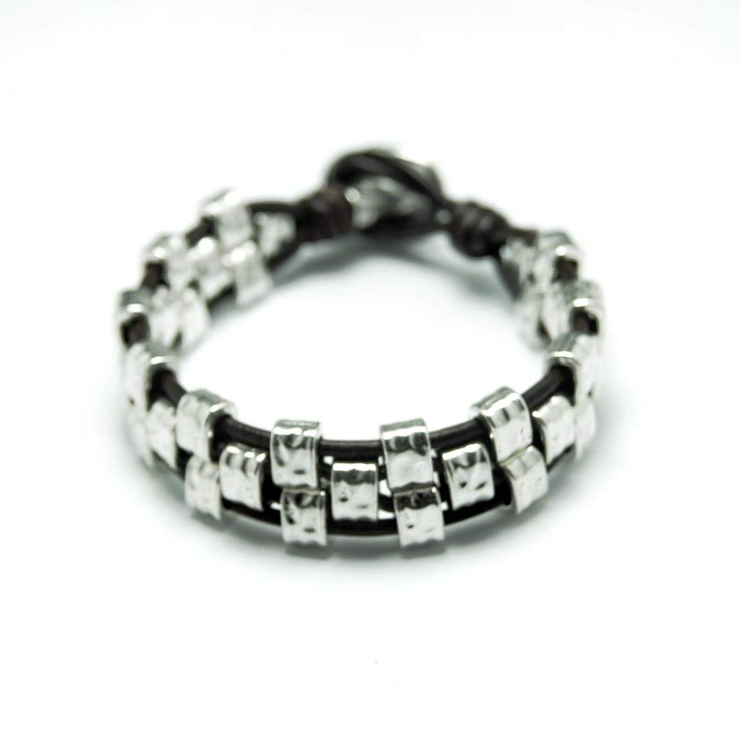 Lederarmband mit flachen Perlen - Alcázar Armband KOOMPLIMENTS