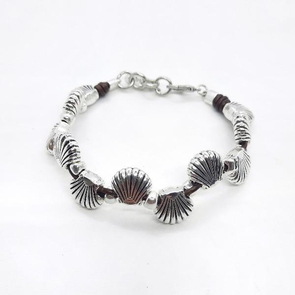 Lederarmband mit Muscheln Armband KOOMPLIMENTS