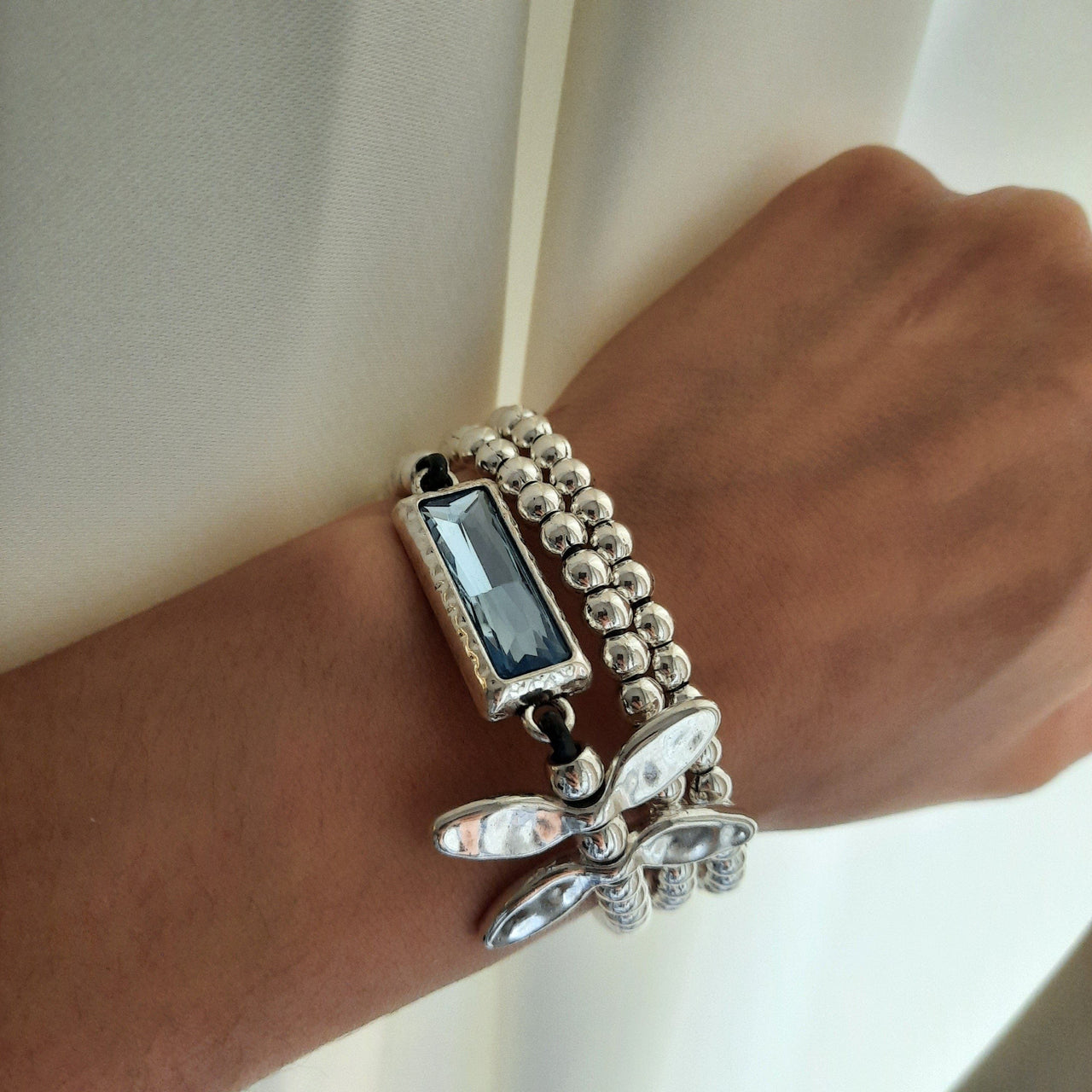 Lederarmband mit Silbernen Perlen - Butterfly Blau Armband KOOMPLIMENTS
