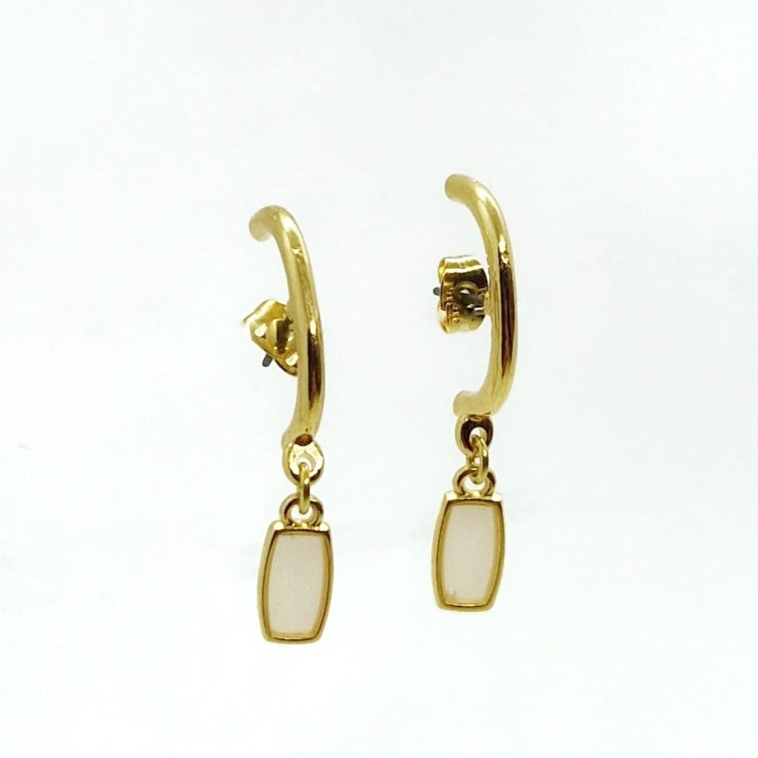 Lineare Gold Ohrringe mit Charms Ohrringe KOOMPLIMENTS