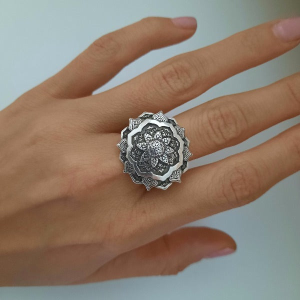 Grande bague fleur de mandala KOOMPLIMENTS