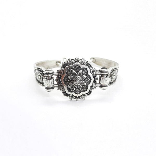 Mandala Style Armband Silber in Blumenform Armband KOOMPLIMENTS