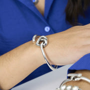 Massiver Damen Armreif Silber Herz Knot Armband KOOMPLIMENTS
