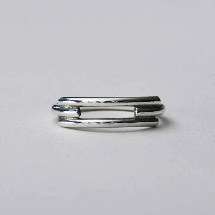 Massiver Silberring mit Linien - NEBEL Ringe KOOMPLIMENTS