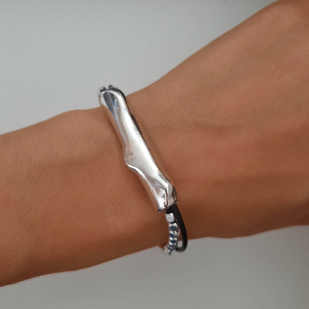 Massives Armband mit  Silberperlen - Wild Armband KOOMPLIMENTS