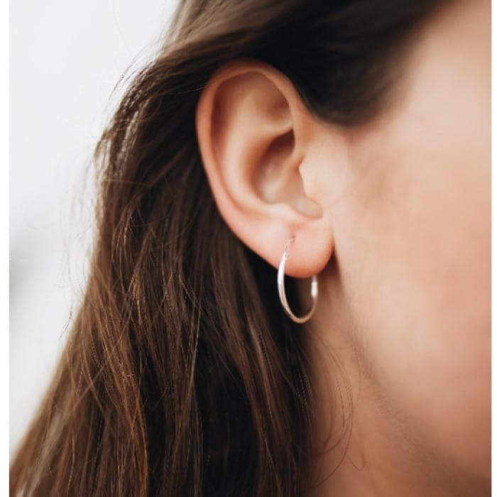 Minimalistische Silber Creolen 2.5 cm - Moda Ohrringe KOOMPLIMENTS