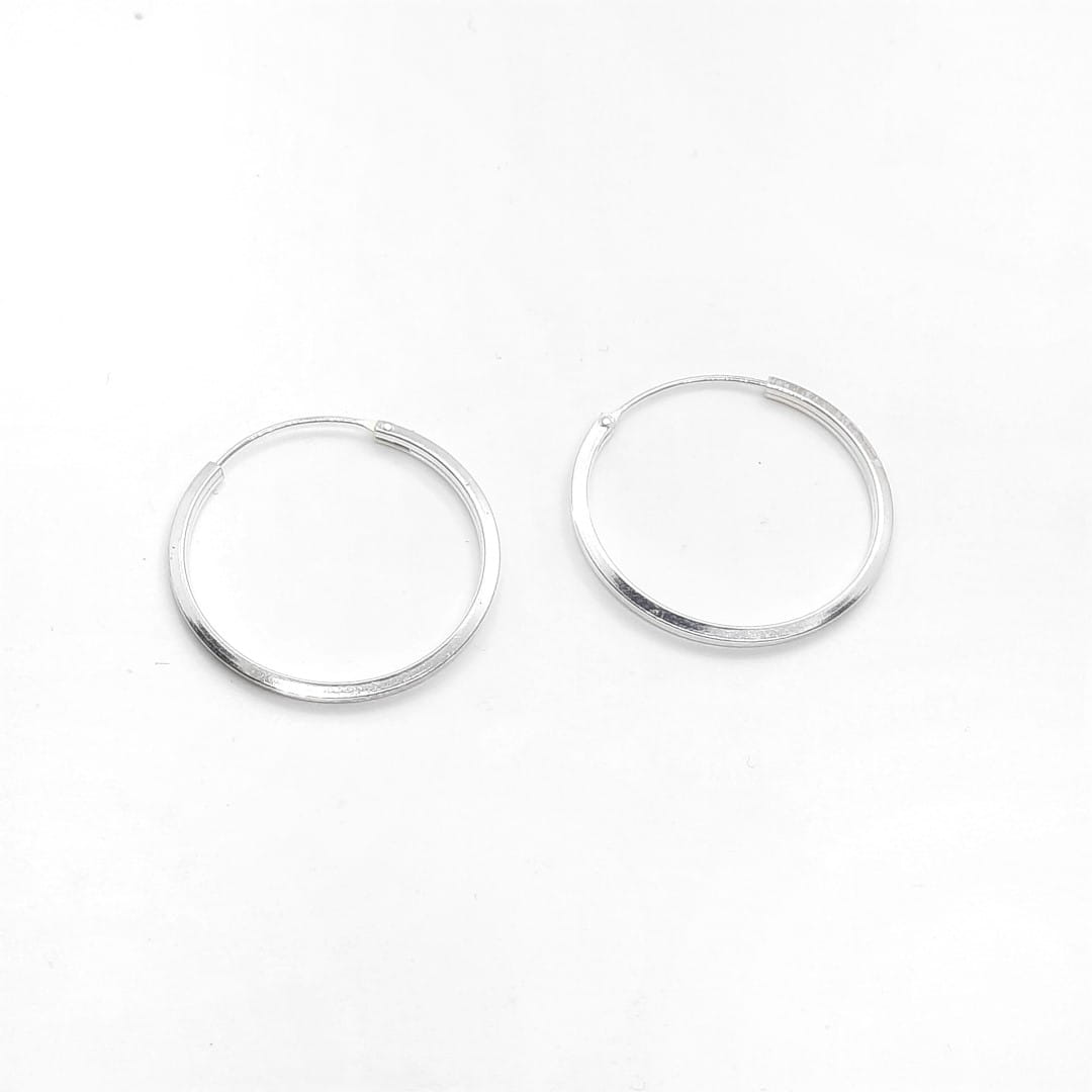 Minimalistische Silber Creolen 2.5 cm - Moda Ohrringe KOOMPLIMENTS