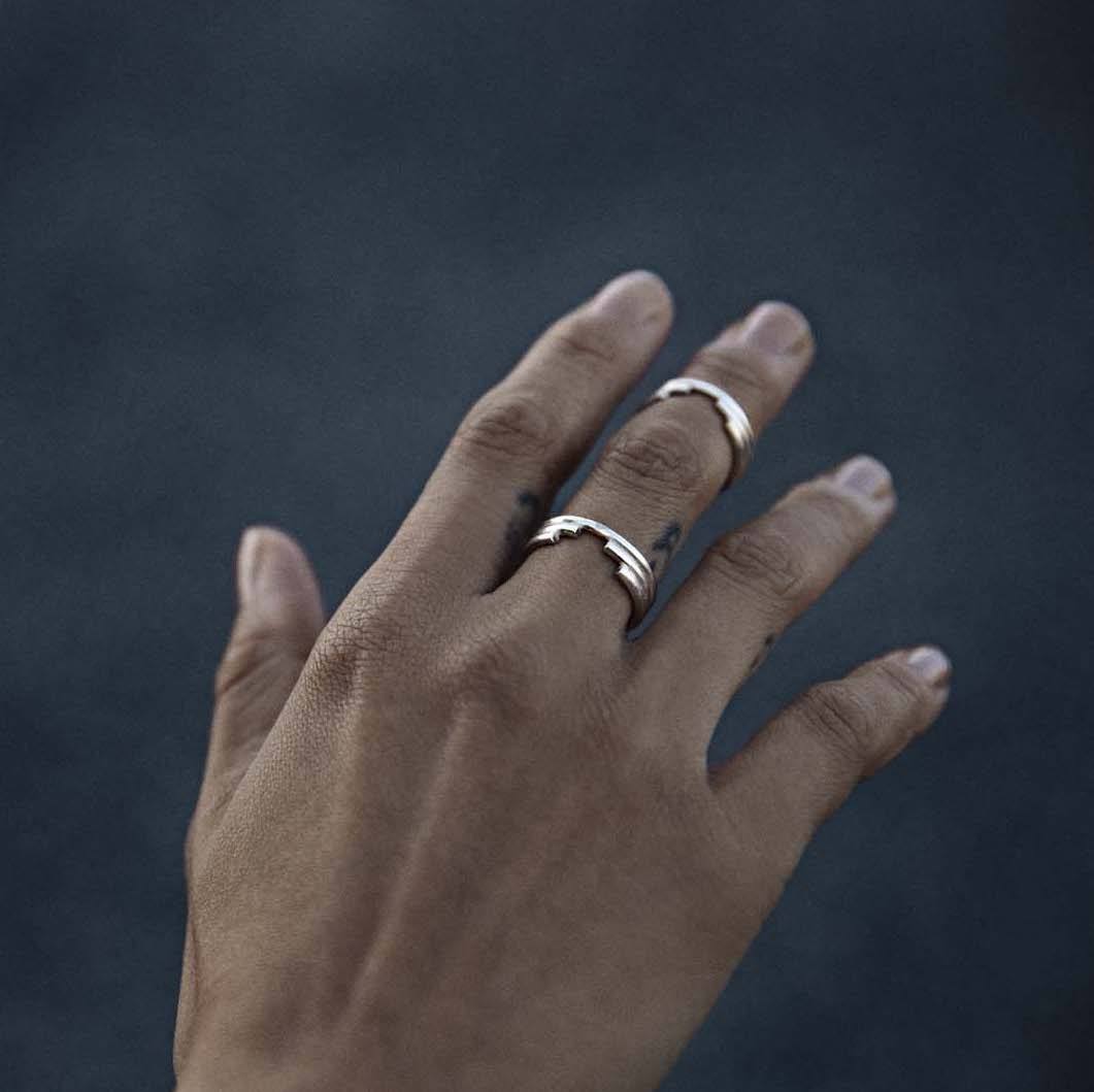 Minimalistischer Silberring mit Linien - ASHES Ringe KOOMPLIMENTS
