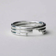 Minimalistischer Silberring mit Linien - ASHES Ringe KOOMPLIMENTS