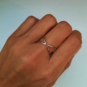 Minimalistischer X Ring Silber - Medium Ringe KOOMPLIMENTS