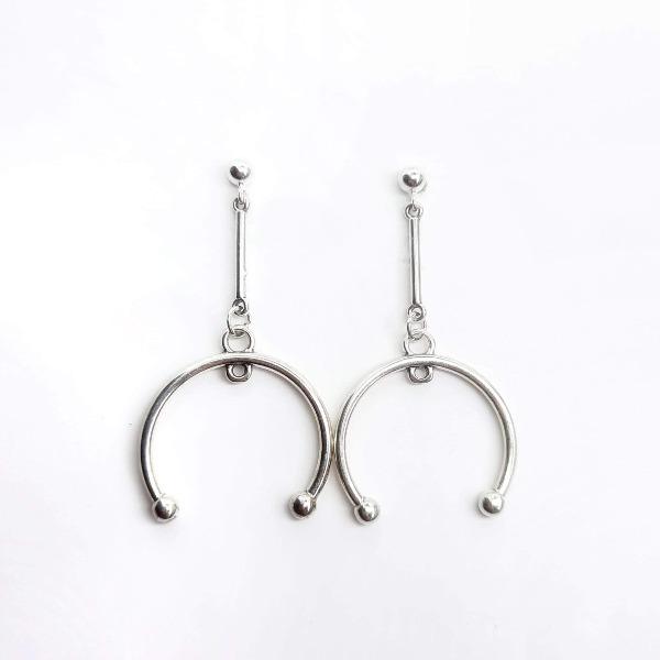 Moderne Silber Ohrringe Halbkreis und Stick - Kingdom Ohrringe KOOMPLIMENTS