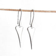 Moderne Silber Ohrringe Langes Herz - Long Heart Ohrringe KOOMPLIMENTS