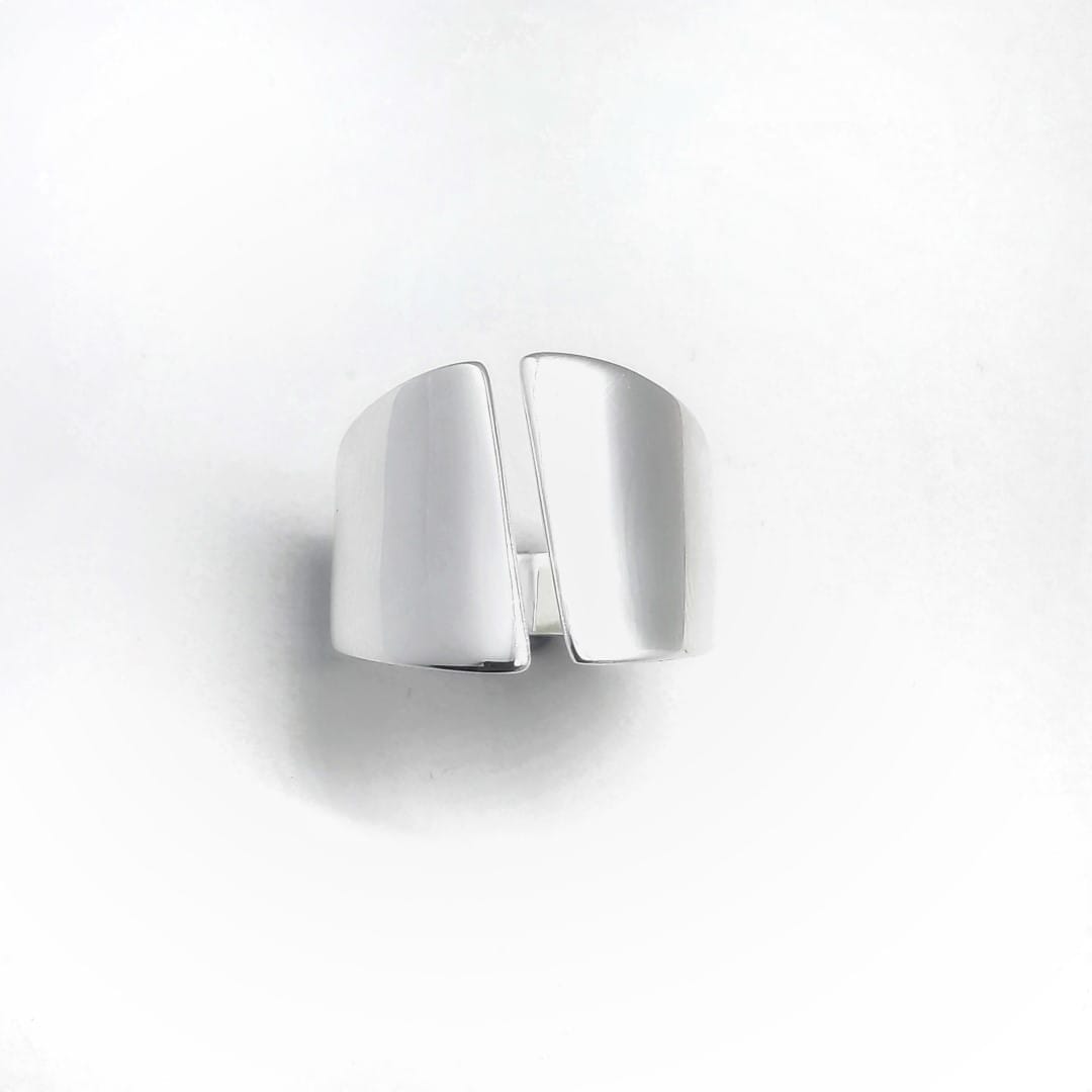 Moderner breiter Ring aus Silber Ringe KOOMPLIMENTS